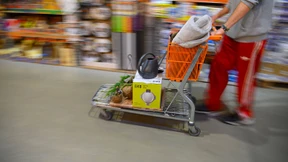 Hornbach-Chef: Pools, Grills und Brennholz sind knapp geworden