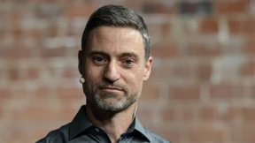 Hier eine Position zu beziehen, ähnelt der Kunst des Seiltanzes