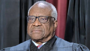 Freundschaft mit gewissen Bezügen