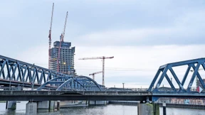 Wer gibt nochmals Geld für Signa?