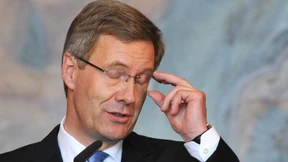 Wulff will neben Ehrensold auch Büro und Mitarbeiter