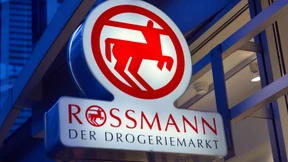 Rossmann greift mit Bio-Nahrung an