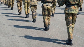 Bundeswehr postet Wehrmachtsuniform mit Hakenkreuzen