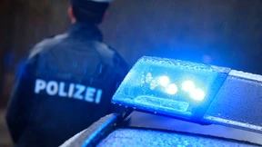 Durchsuchungen wegen verbotener Millionentransfers