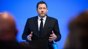 So will Klingbeil die Regierung, die SPD und das Land retten