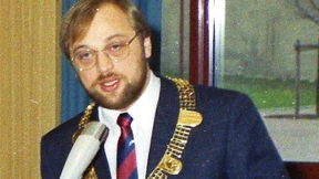 Schulze Merkel - wie viel Bürgermeister steckt im Kanzler?