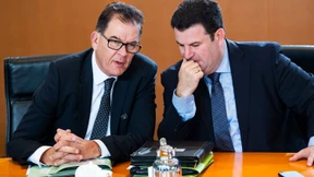 Merkel und Altmaier bremsen Lieferkettengesetz