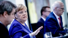 Merkel verteidigt Leistung „hervorragender Wissenschaftler“