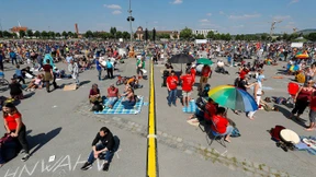 Tausende demonstrieren in mehreren Städten gegen Einschränkungen