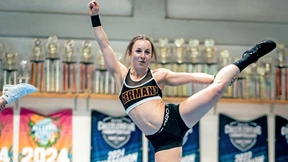 Was hinter dem Lächeln der Cheerleader steckt