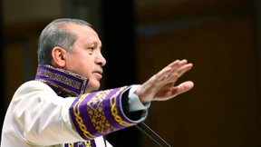 44 Ehrendoktortitel und kein Diplom?