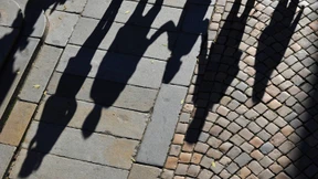 Drei Zimmer oder Vorstadt