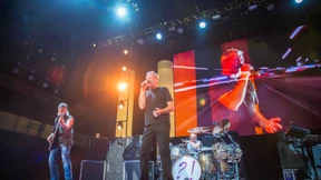 Wie eine Lawine brechen sie über die Hörer herein