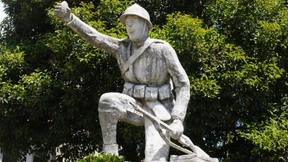 Das Jubiläum der Kriegstreiber