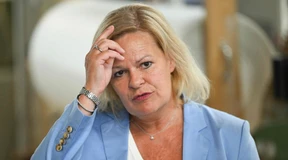 Faeser will strengere Sicherheitsüberprüfungen bei Behörden