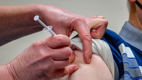 Stiko hält Auffrisch-Impfung spätestens 2022 für nötig