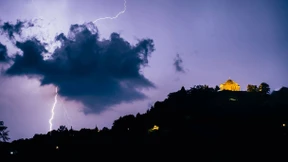 Regionalzug in Rheinland-Pfalz entgleist — zehn Verletzte