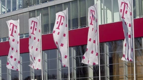 Mitarbeiter in der Telekom-Zentrale erhalten 6,5 Prozent mehr Geld