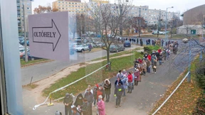 Wie Ungarn Corona-Impfgegner mit Geld locken will