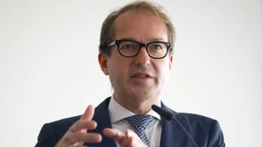 Dobrindt erinnert Auto-Manager an „verdammte Verantwortung“