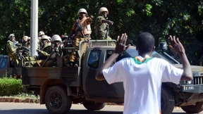 Militär verspricht Wahlen