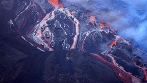 Vulkanausbruch überrascht Urlauber