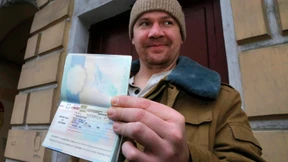 Greenpeace-Aktivisten erhalten Ausreise-Papiere