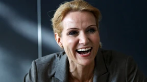 Regierung um Ministerpräsidentin Thorning-Schmidt steht