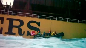 Greenpeace entert Frachtschiff