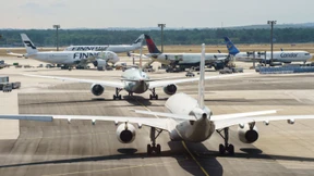 Flughafen bewältigt den Ansturm, Dürre hält an