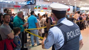 Passagier in Eile löst Großalarm am Kölner Flughafen aus