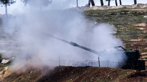 Heftige Angriffe auf Kurdengebiete in Grenzregion