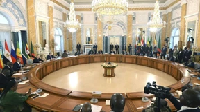 Der Präsident sucht Anschluss