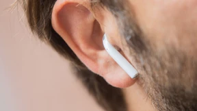 Sollte man sich mit Kopfhörern im Ohr um Kinder kümmern?