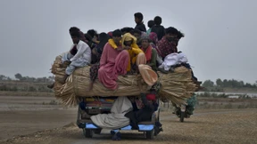 Mehr als 100.000 Menschen bringen sich vor Zyklon in Sicherheit 