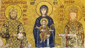 Ein Reich zwischen zwei Feuern