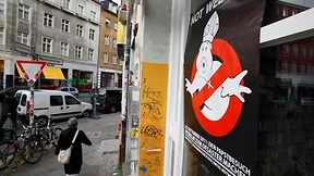 Ätzender, verletzender, massiver