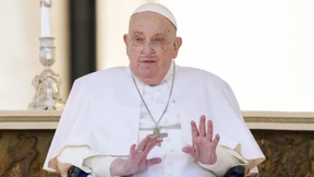 Der Papst zeigt sich auf Petersplatz