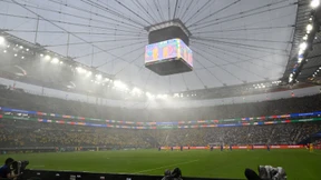 Falsche Schiedsrichter und rutschiger Rasen