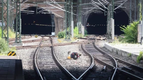 Hunderte Fahrdienstleiter sollen Zugchaos verhindern