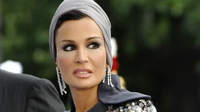 Sheika Moza bint Nasser, Königin im Wüstenparadies