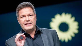 Habeck wirft CDU-Chefin vor, Ministerpräsidenten in den Rücken zu fallen