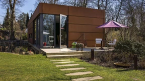 Ein Paar, ein Grundstück, zwei Häuser