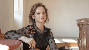 Mit dem Baby der Violinistin lauschen