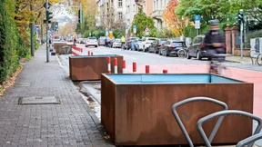 Neue Pflanzkübel auf dem Oeder Weg