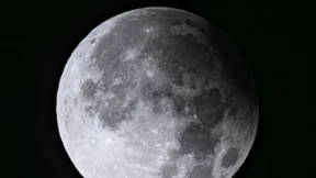 Auf die partielle Mondfinsternis folgt die Sonnenfinsternis