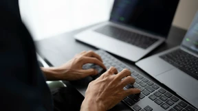 Die Elite beschleunigt die KI-Transformation