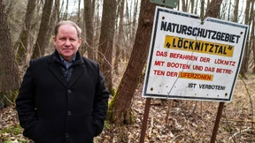 Umweltaktivisten wehren sich gegen Tesla