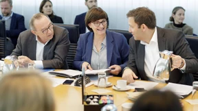 Klingbeil und Esken wollen SPD als Parteichefs führen