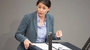 Wodurch soll „Rasse“ ersetzt werden?